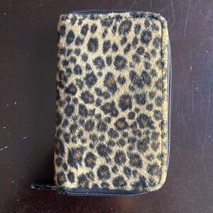 Leopard Wallet with zipper.